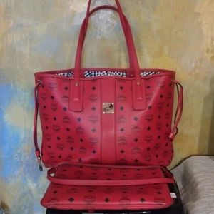 MCM Reversible Liz Shopper in Visetos  with pouch